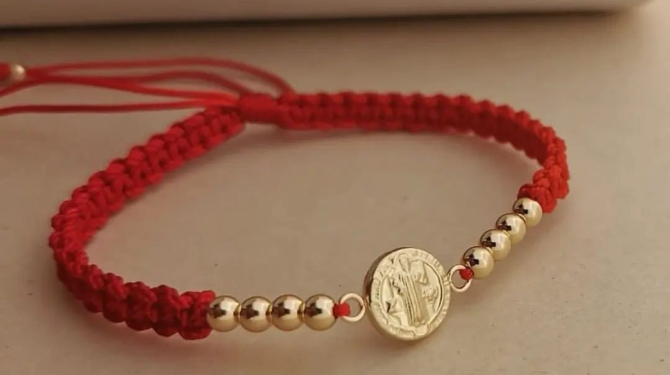 Pulsera san Benito 4mm